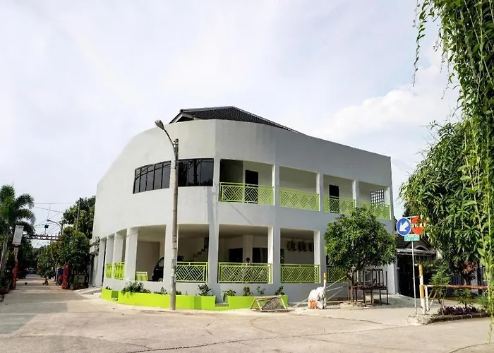 Capital O 92804 La Tansa Syariah Hotel