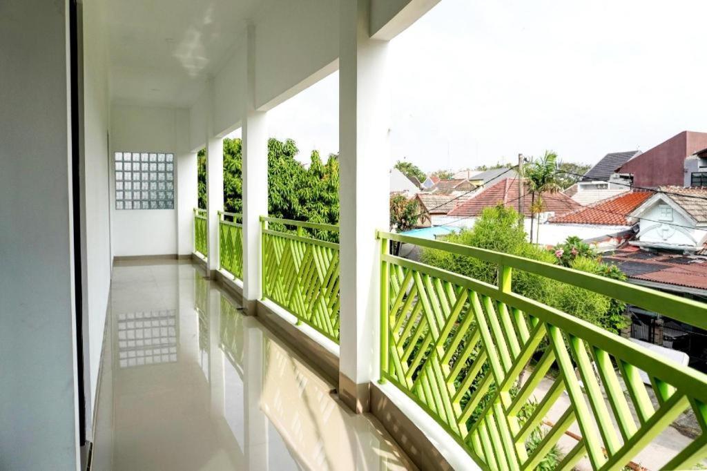 Capital O 92804 La Tansa Syariah 3* Bekasi